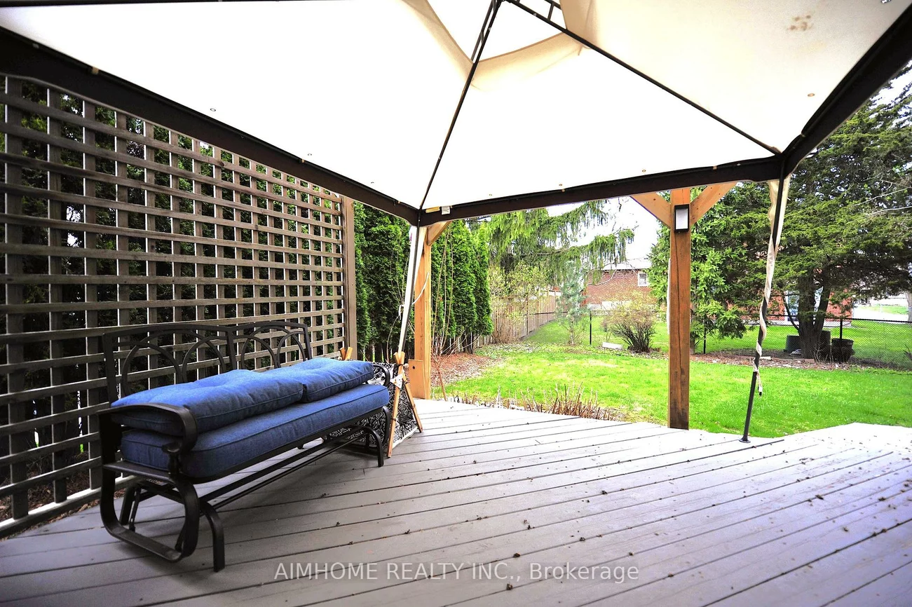 38, Sir Brandiles, Markham Village, Markham