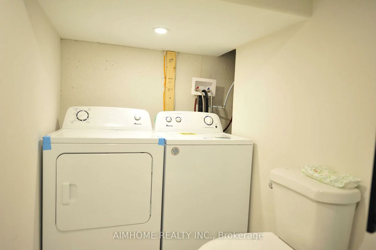 38, Sir Brandiles, Markham Village, Markham