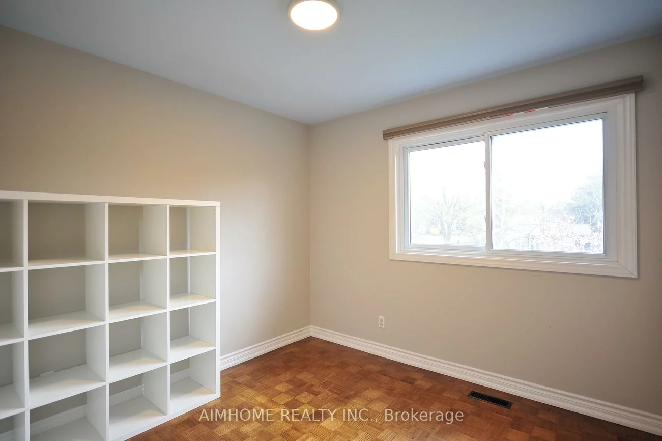 38, Sir Brandiles, Markham Village, Markham