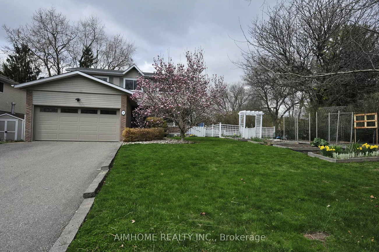 38, Sir Brandiles, Markham Village, Markham