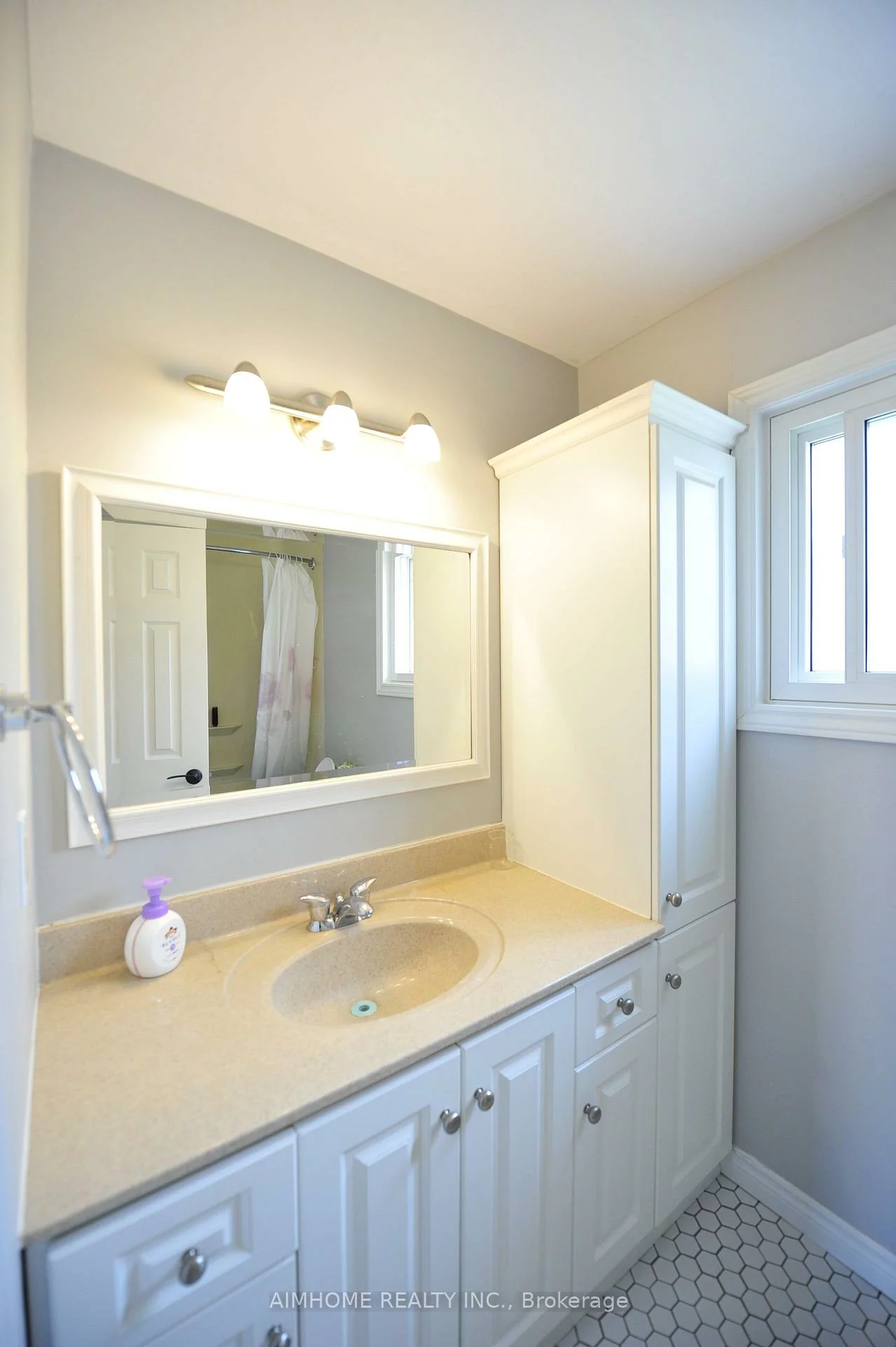 38, Sir Brandiles, Markham Village, Markham