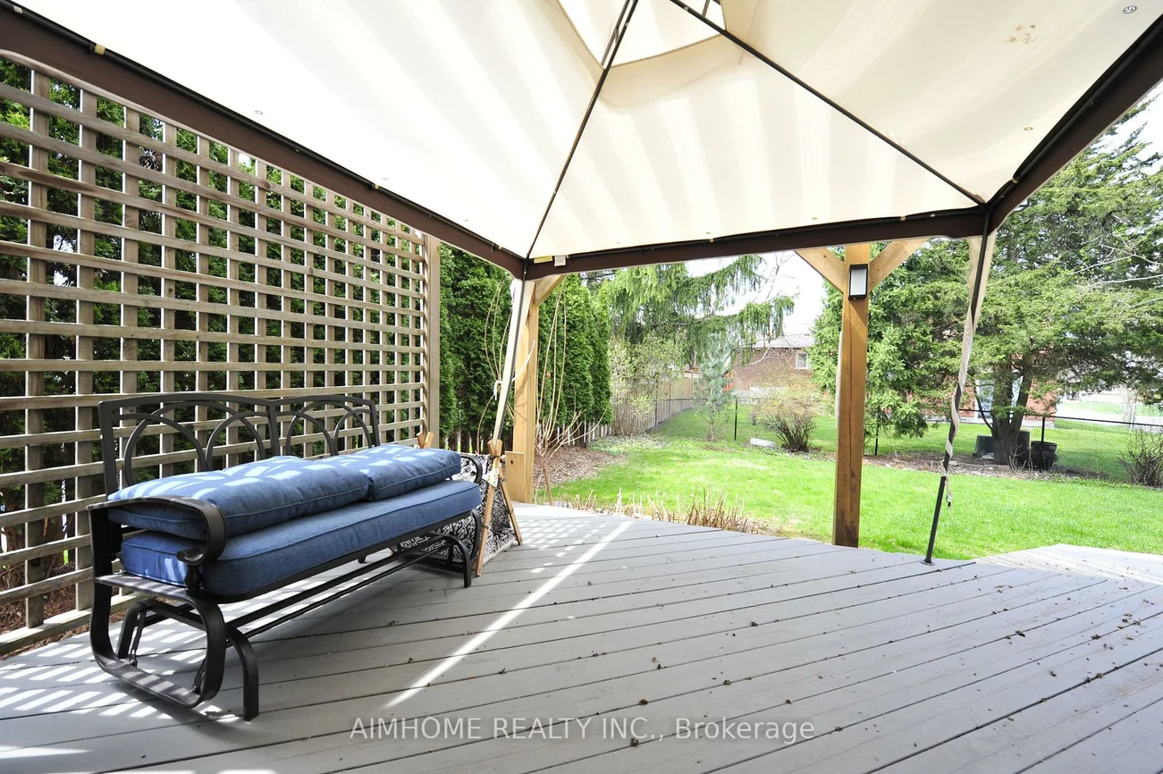 38, Sir Brandiles, Markham Village, Markham