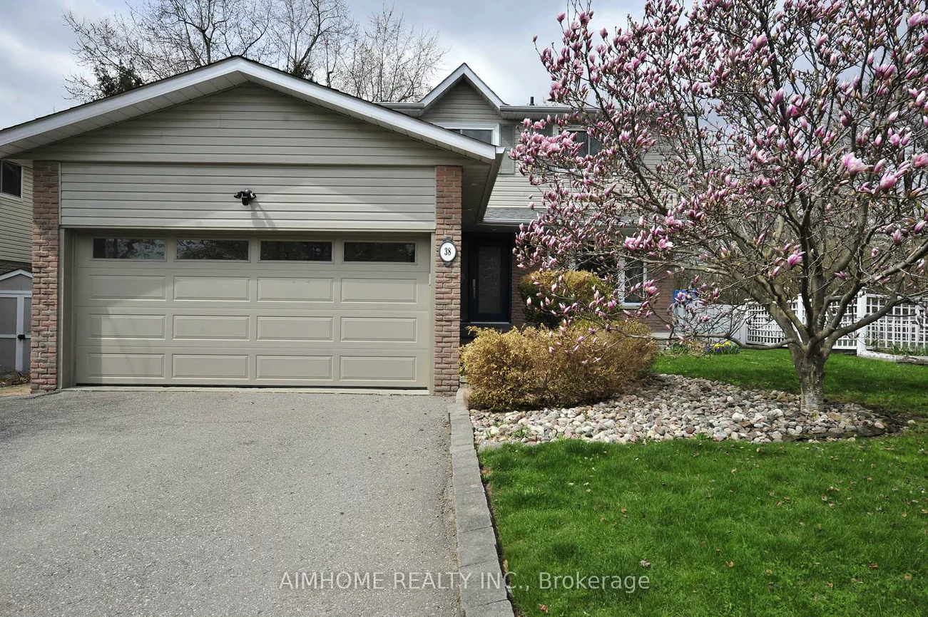 38, Sir Brandiles, Markham Village, Markham