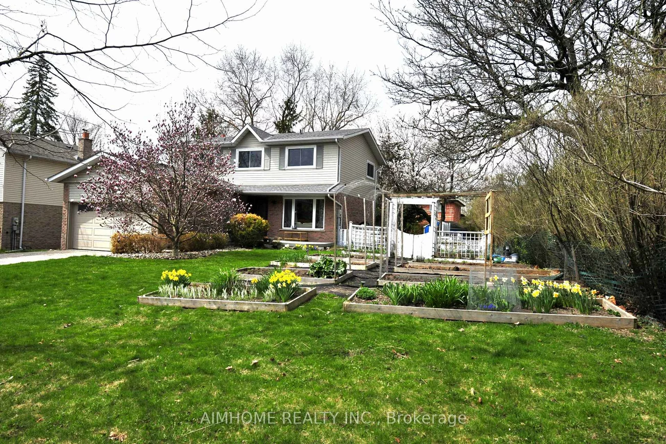 38, Sir Brandiles, Markham Village, Markham