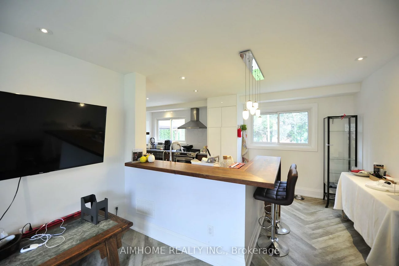 38, Sir Brandiles, Markham Village, Markham