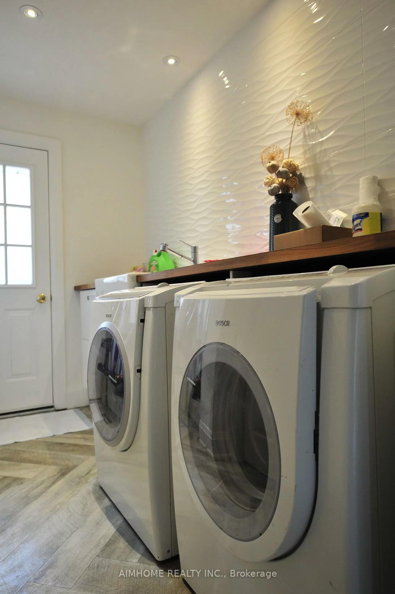 38, Sir Brandiles, Markham Village, Markham