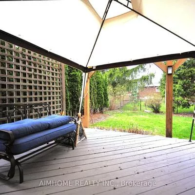 38, Sir Brandiles, Markham Village, Markham