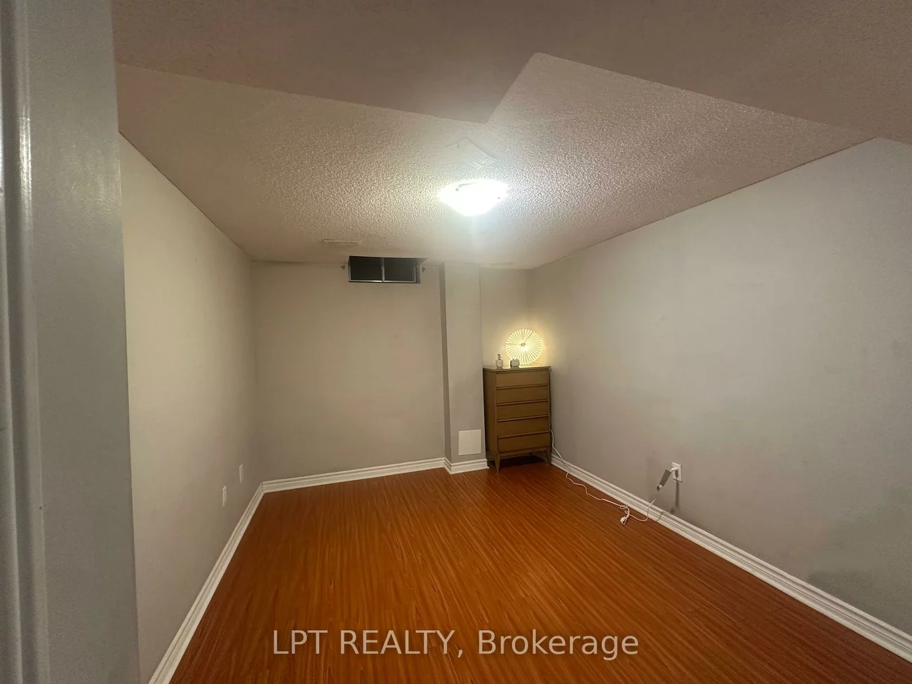 33, Kenborough, Milliken Mills East, Markham