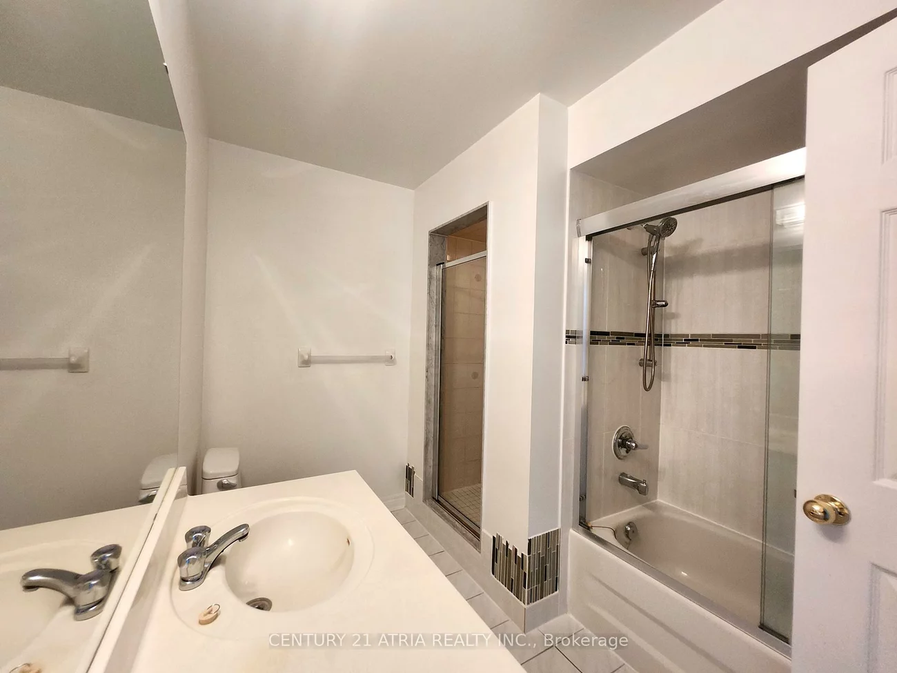 158, Galleria, Commerce Valley, Markham