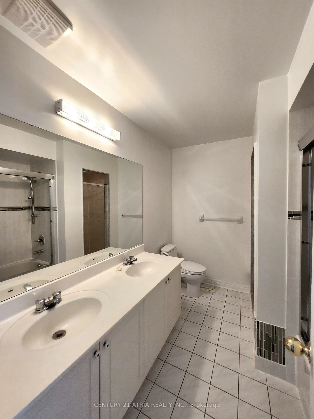 158, Galleria, Commerce Valley, Markham