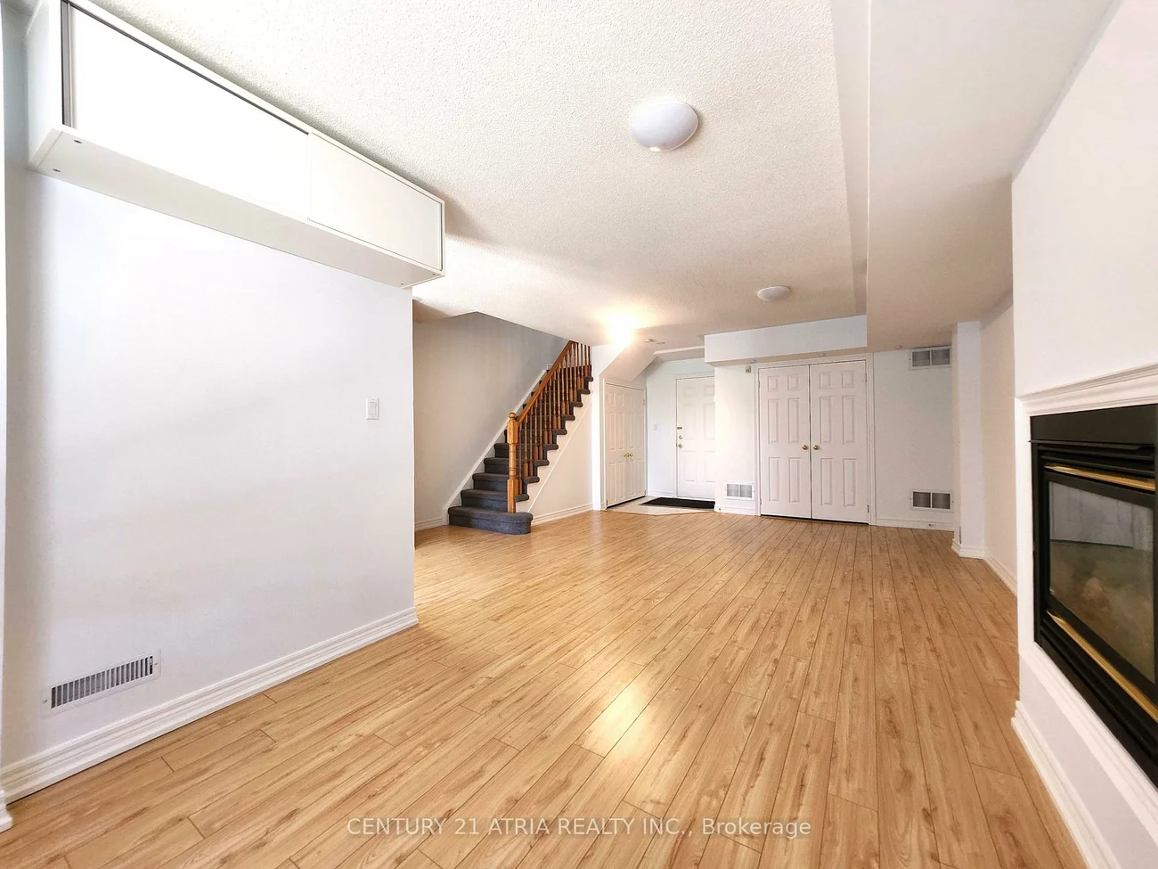 158, Galleria, Commerce Valley, Markham