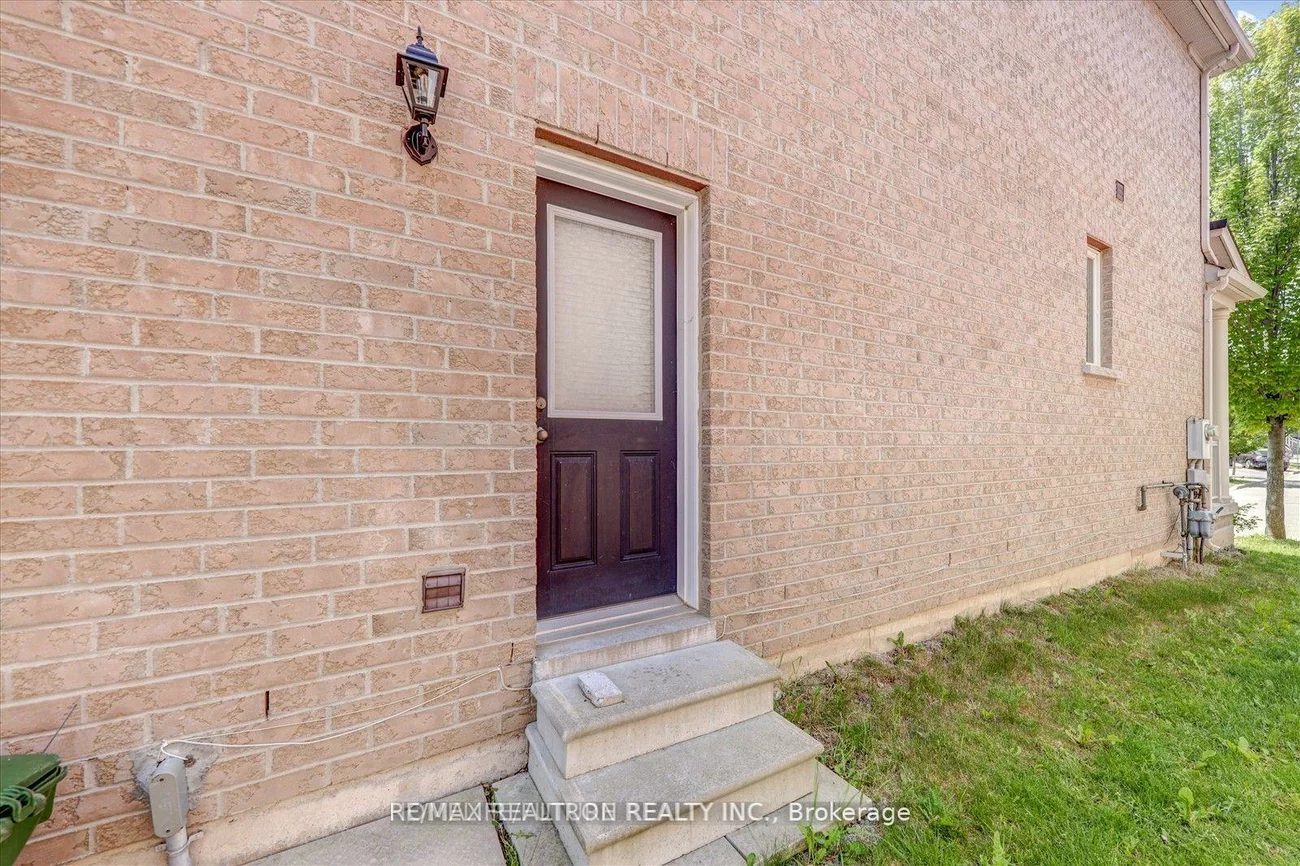 Basement -65, Kincaid, Middlefield, Markham