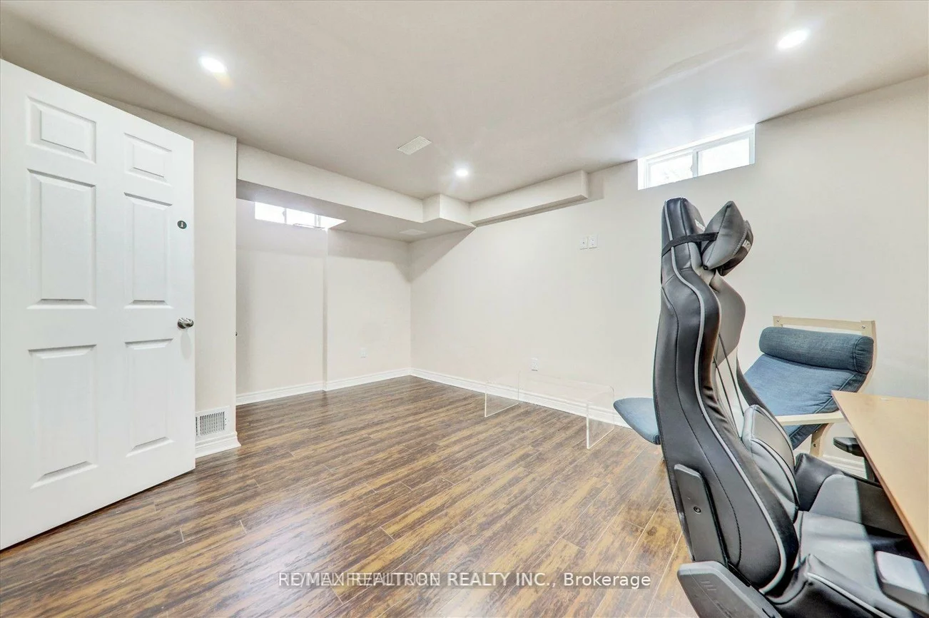 Basement -65, Kincaid, Middlefield, Markham