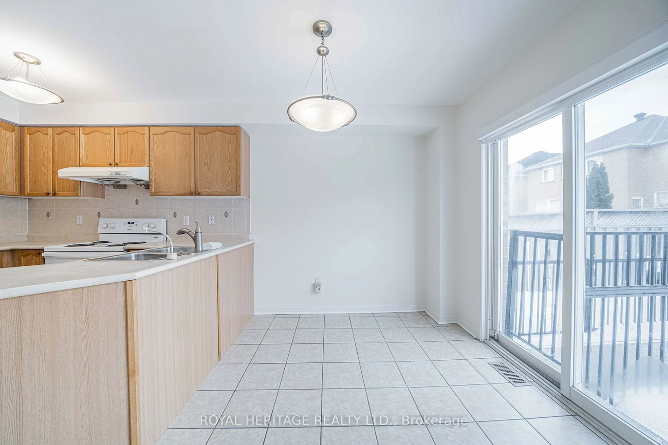 344, Castlemore, Berczy, Markham