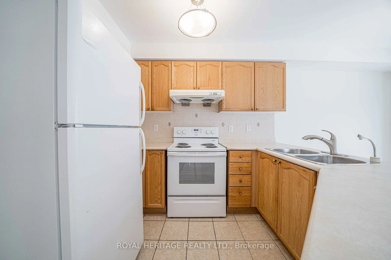 344, Castlemore, Berczy, Markham