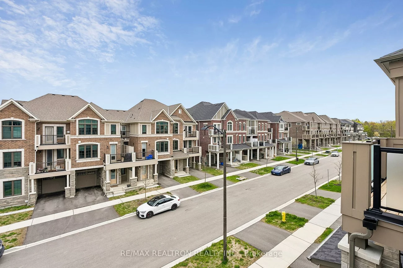 8, Thomas Frisby Jr, Victoria Square, Markham