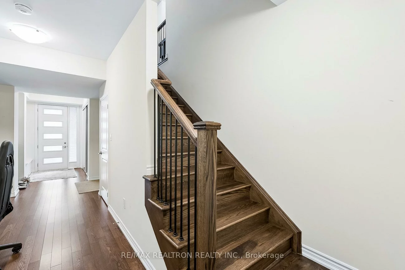 8, Thomas Frisby Jr, Victoria Square, Markham
