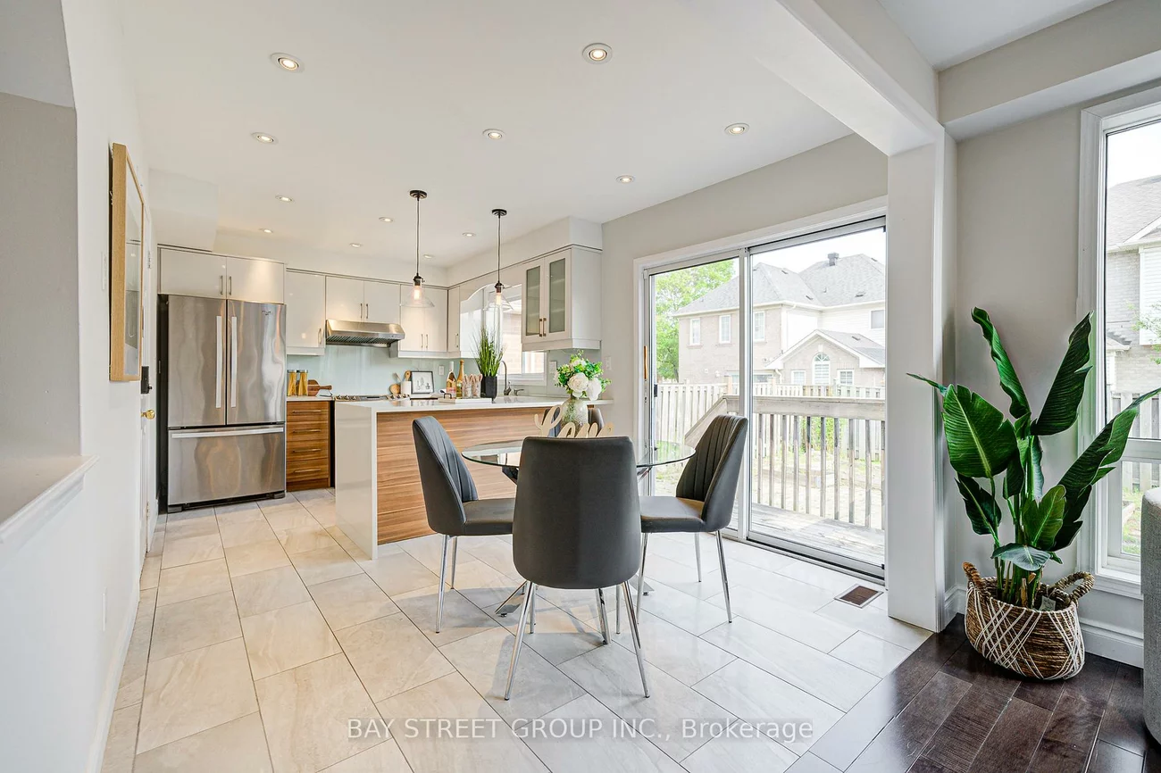 43, Tower Bridge, Berczy, Markham