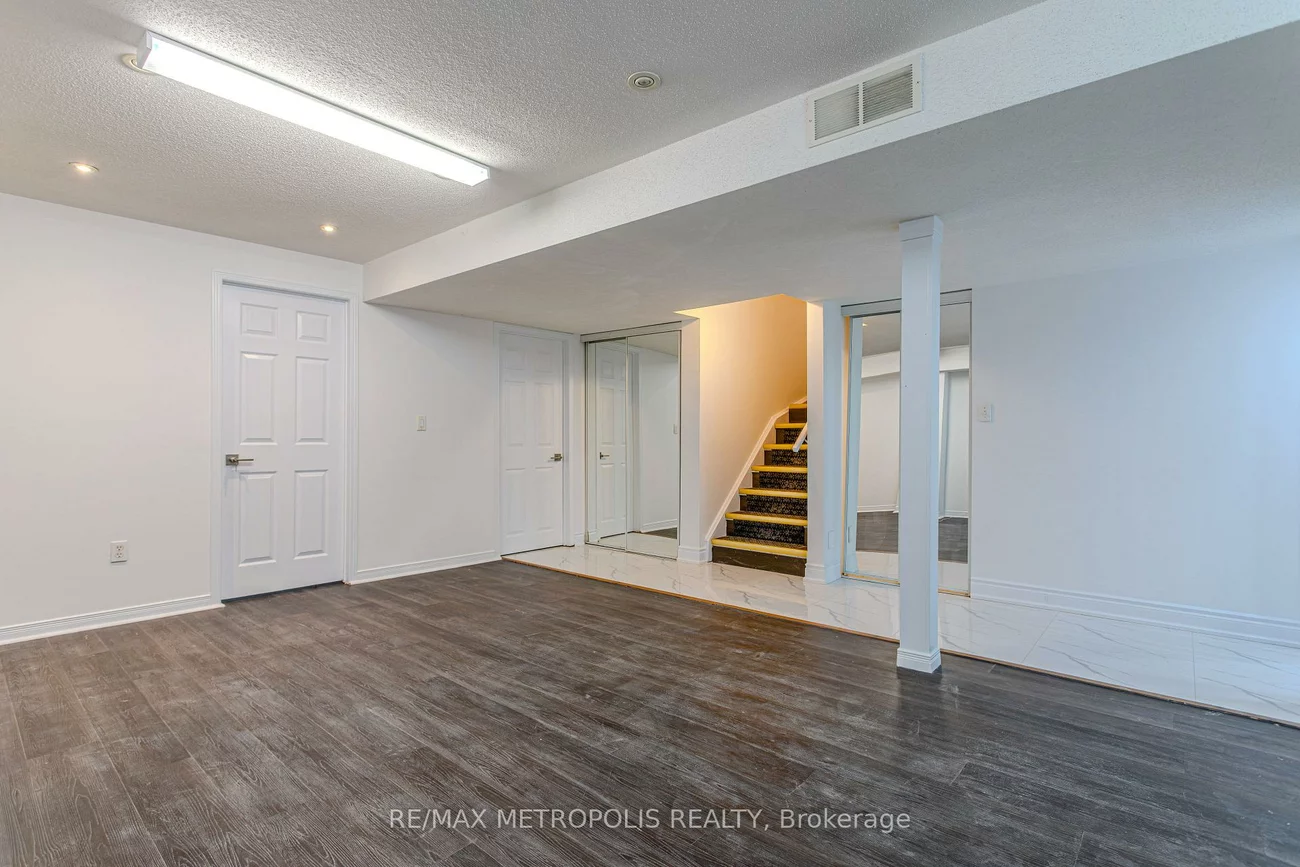 30, Summerlea, Middlefield, Markham