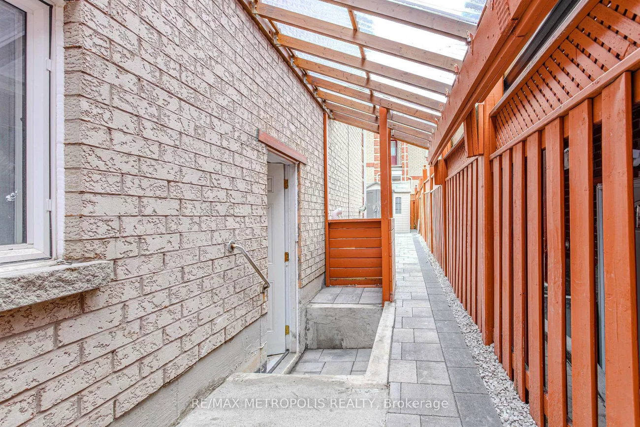30, Summerlea, Middlefield, Markham