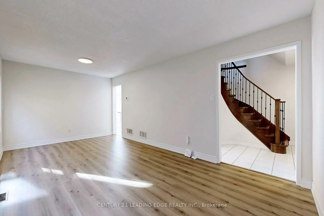107, Joycedale, Middlefield, Markham