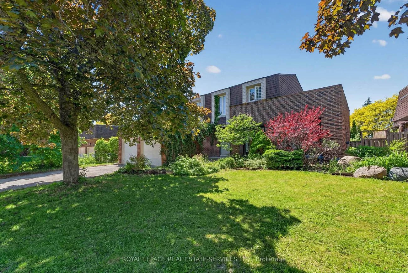 28, Wootten, Markham Village, Markham