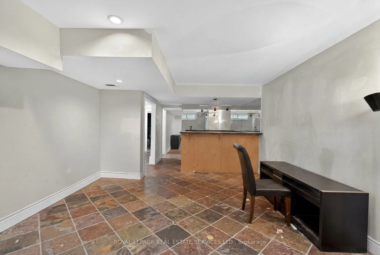 28, Wootten, Markham Village, Markham