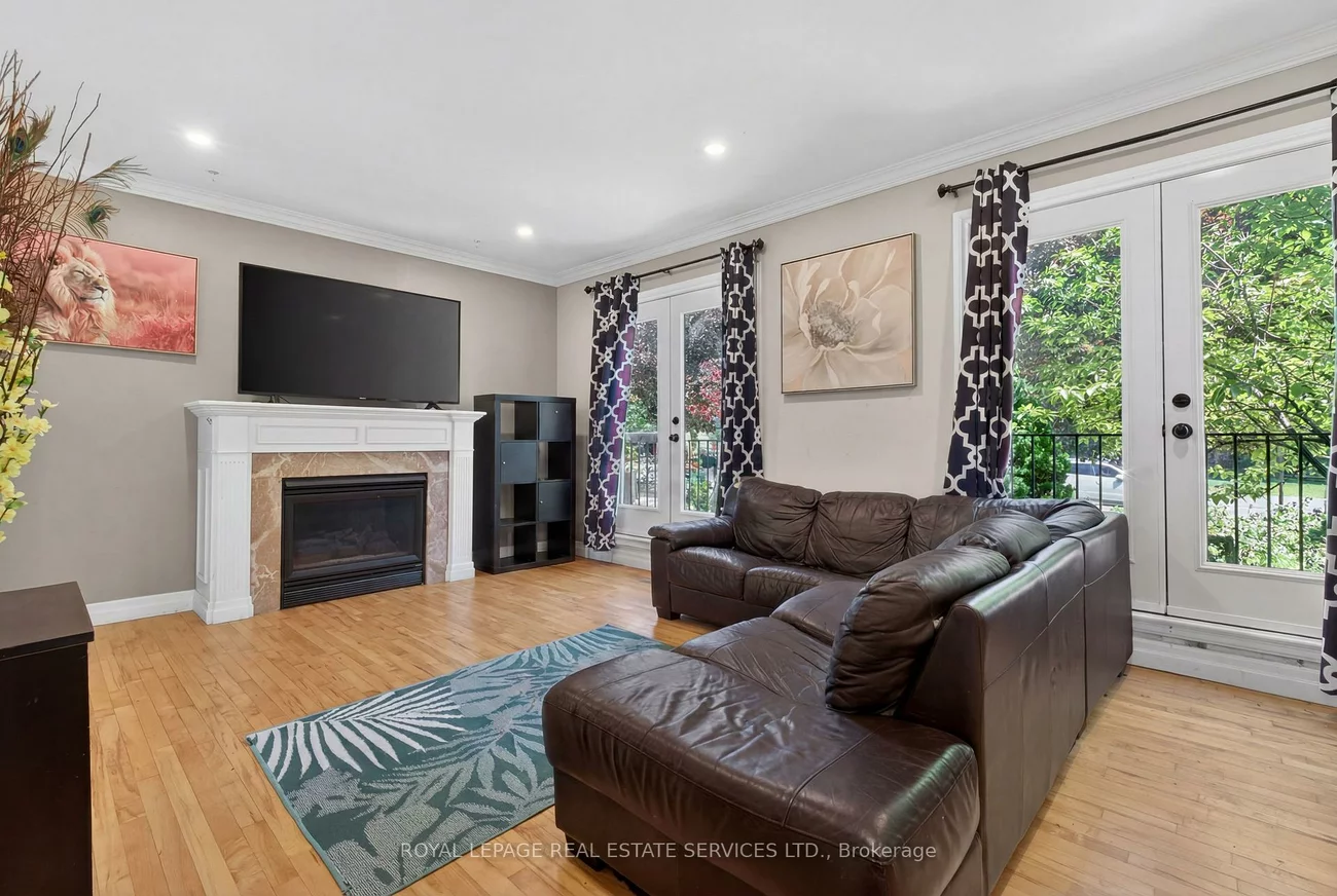 28, Wootten, Markham Village, Markham
