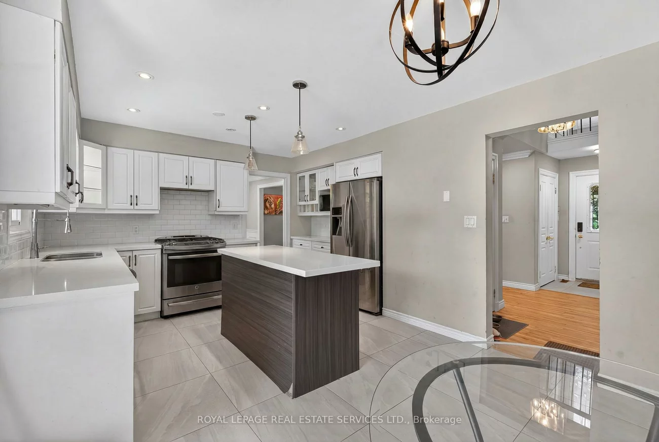 28, Wootten, Markham Village, Markham