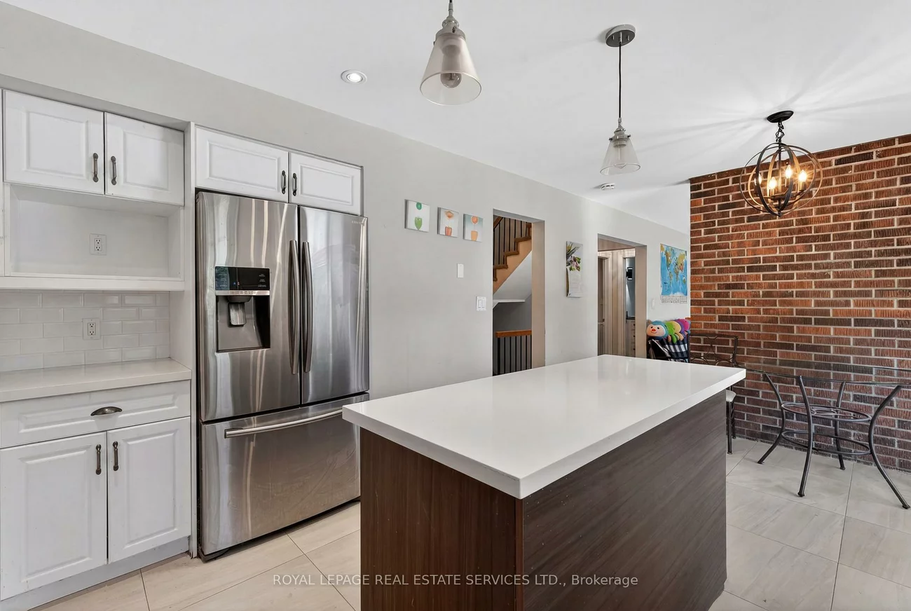 28, Wootten, Markham Village, Markham