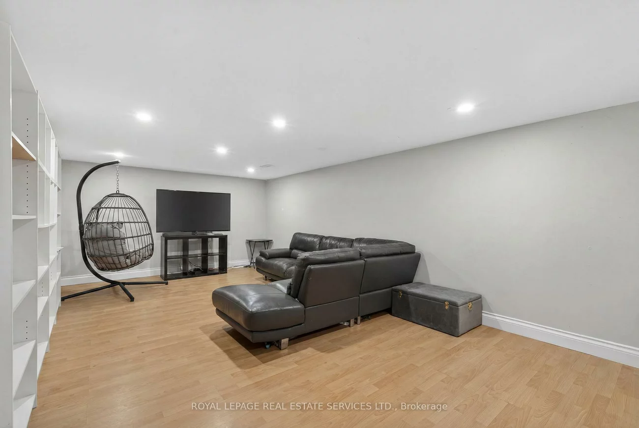 28, Wootten, Markham Village, Markham