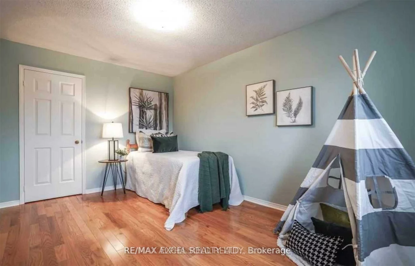 59, Dewberry, Middlefield, Markham