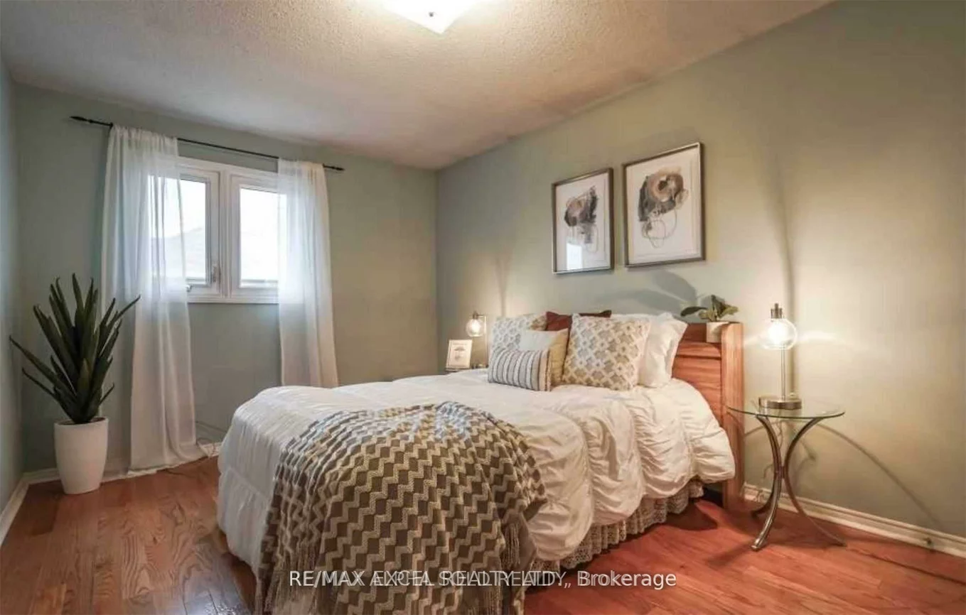 59, Dewberry, Middlefield, Markham