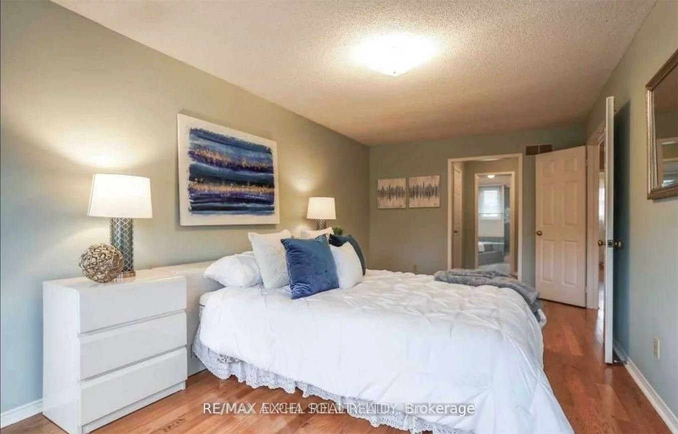 59, Dewberry, Middlefield, Markham