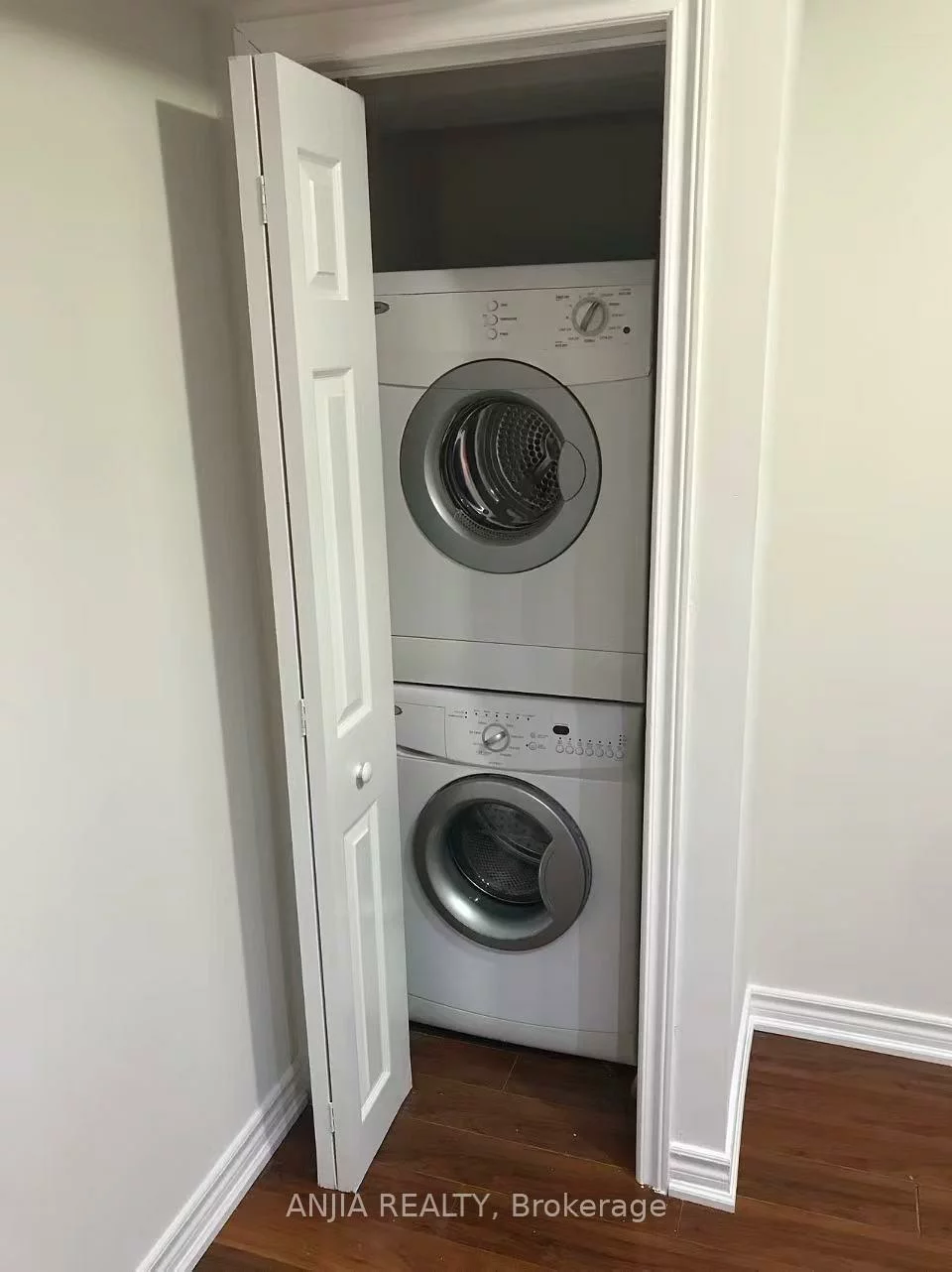 24, Jenmat, Greensborough, Markham