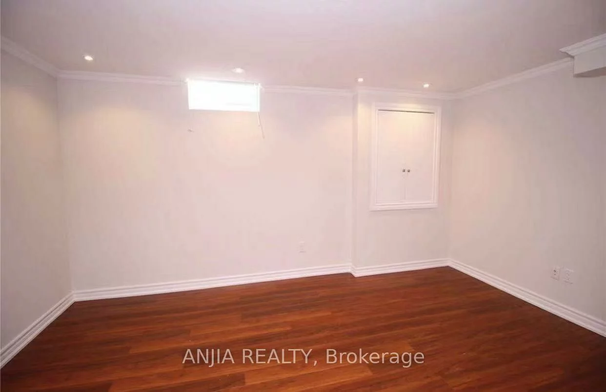 24, Jenmat, Greensborough, Markham