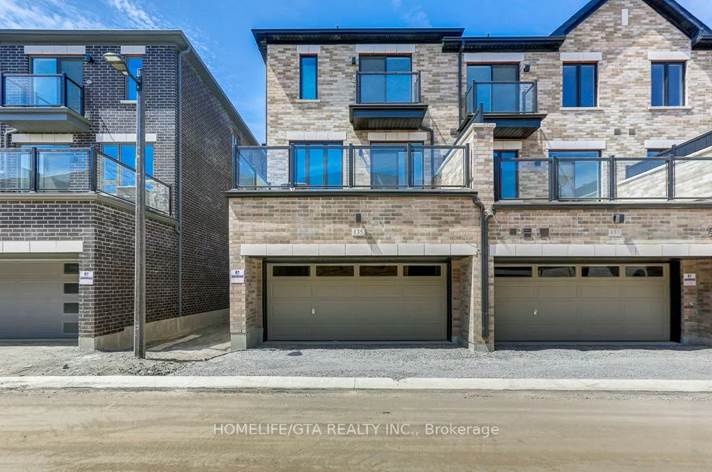135, Vine Cliff, Victoria Manor-Jennings Gate, Markham