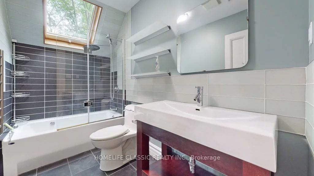 104, John, Thornhill, Markham