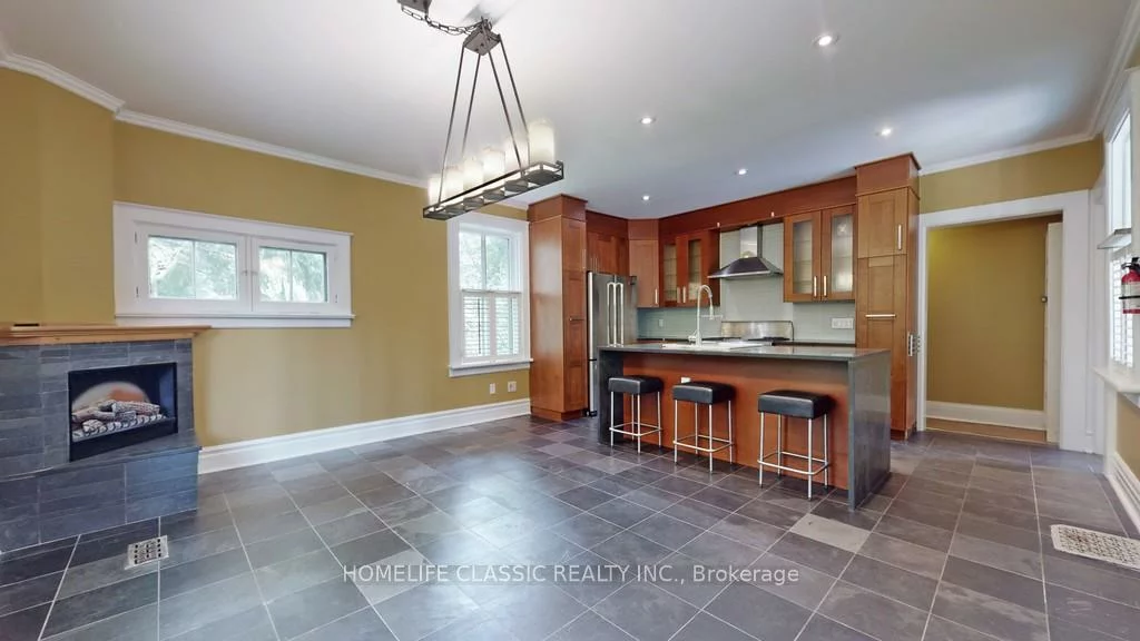 104, John, Thornhill, Markham