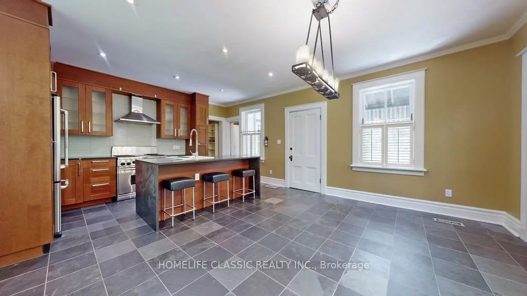 104, John, Thornhill, Markham