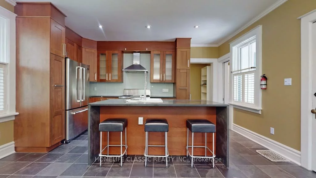 104, John, Thornhill, Markham