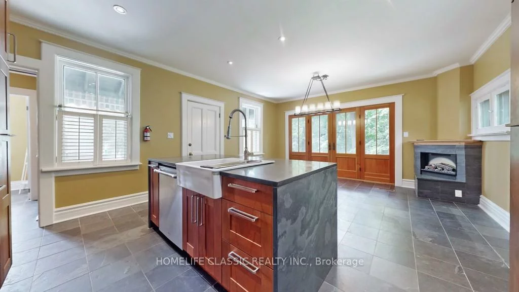104, John, Thornhill, Markham