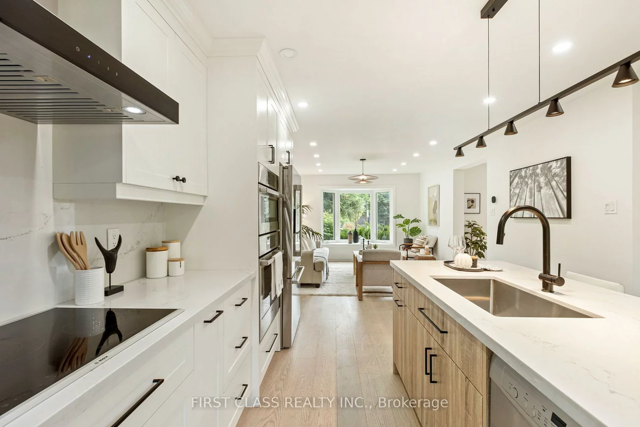 679, Village, Unionville, Markham