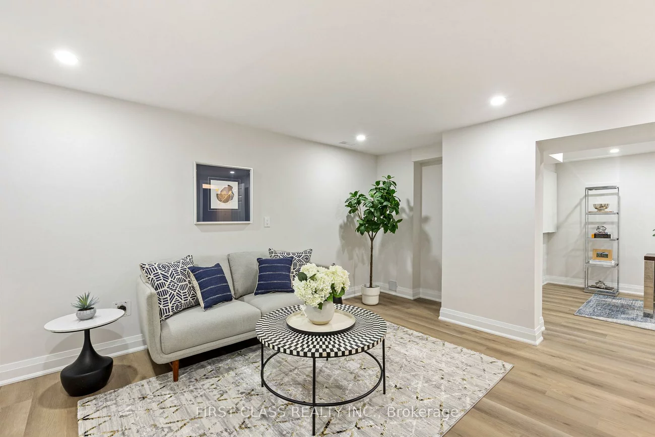 679, Village, Unionville, Markham