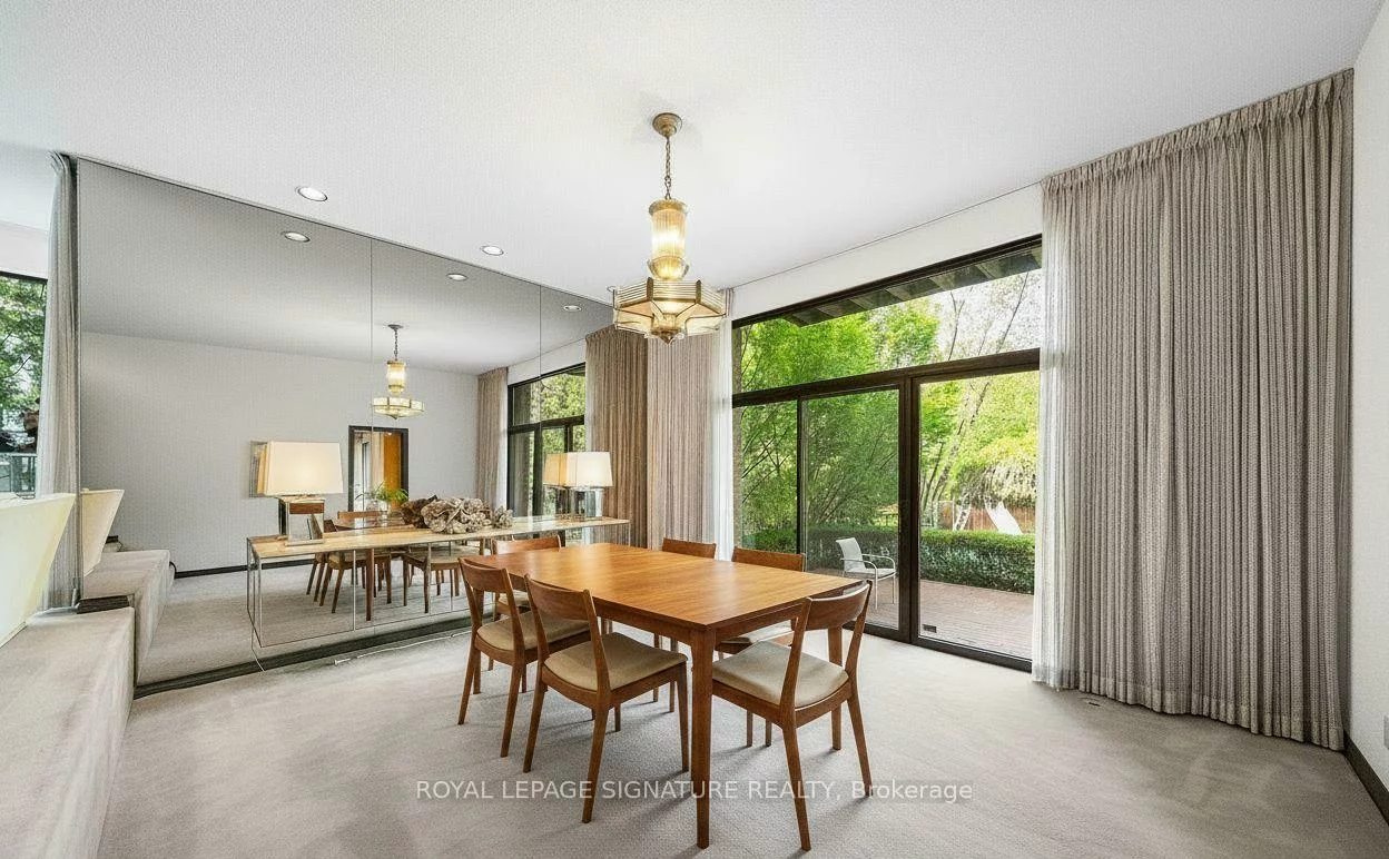 18, Old English, Bayview Glen, Markham