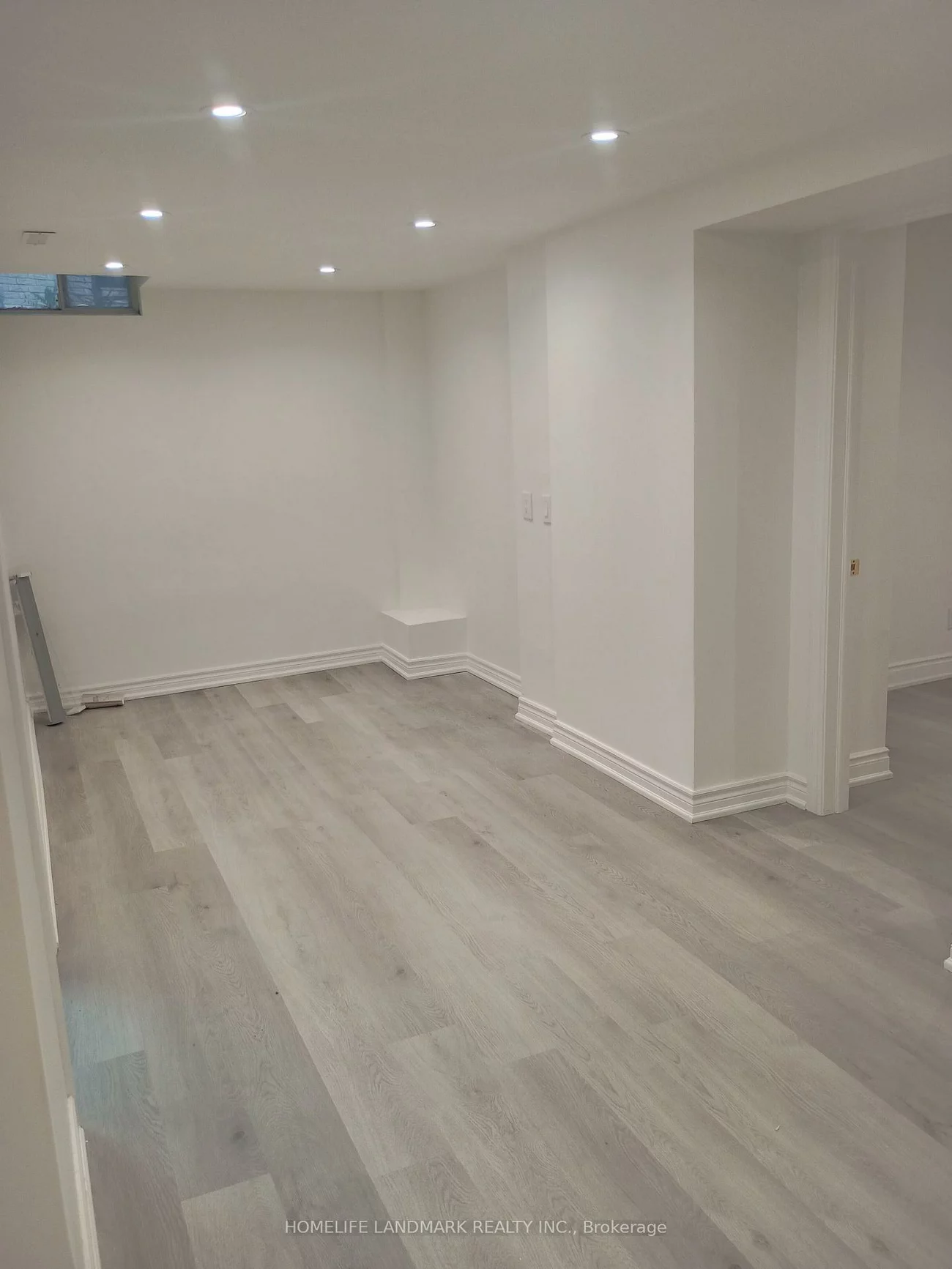 112, Holm, Aileen-Willowbrook, Markham
