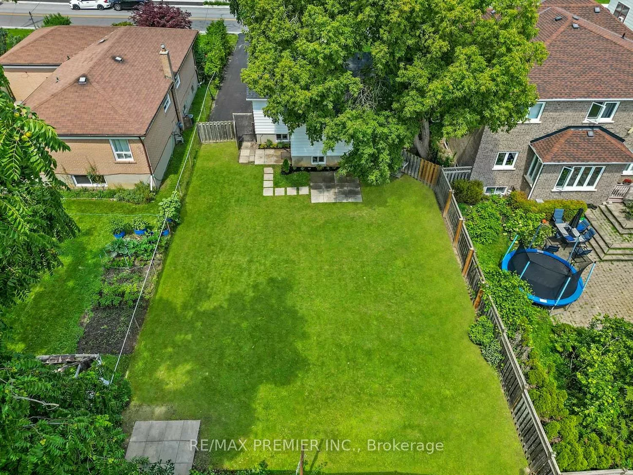 71, Clark, Thornhill, Markham