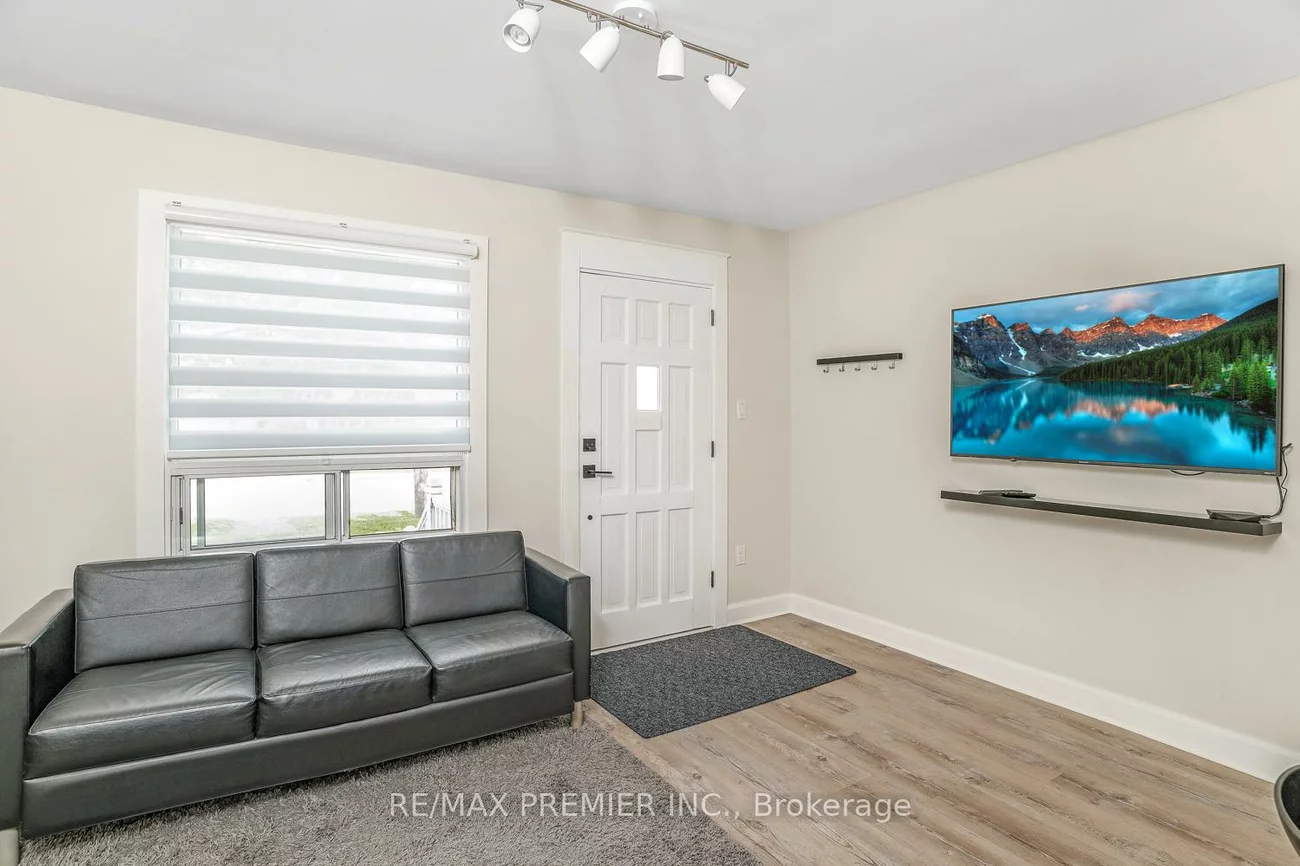 71, Clark, Thornhill, Markham