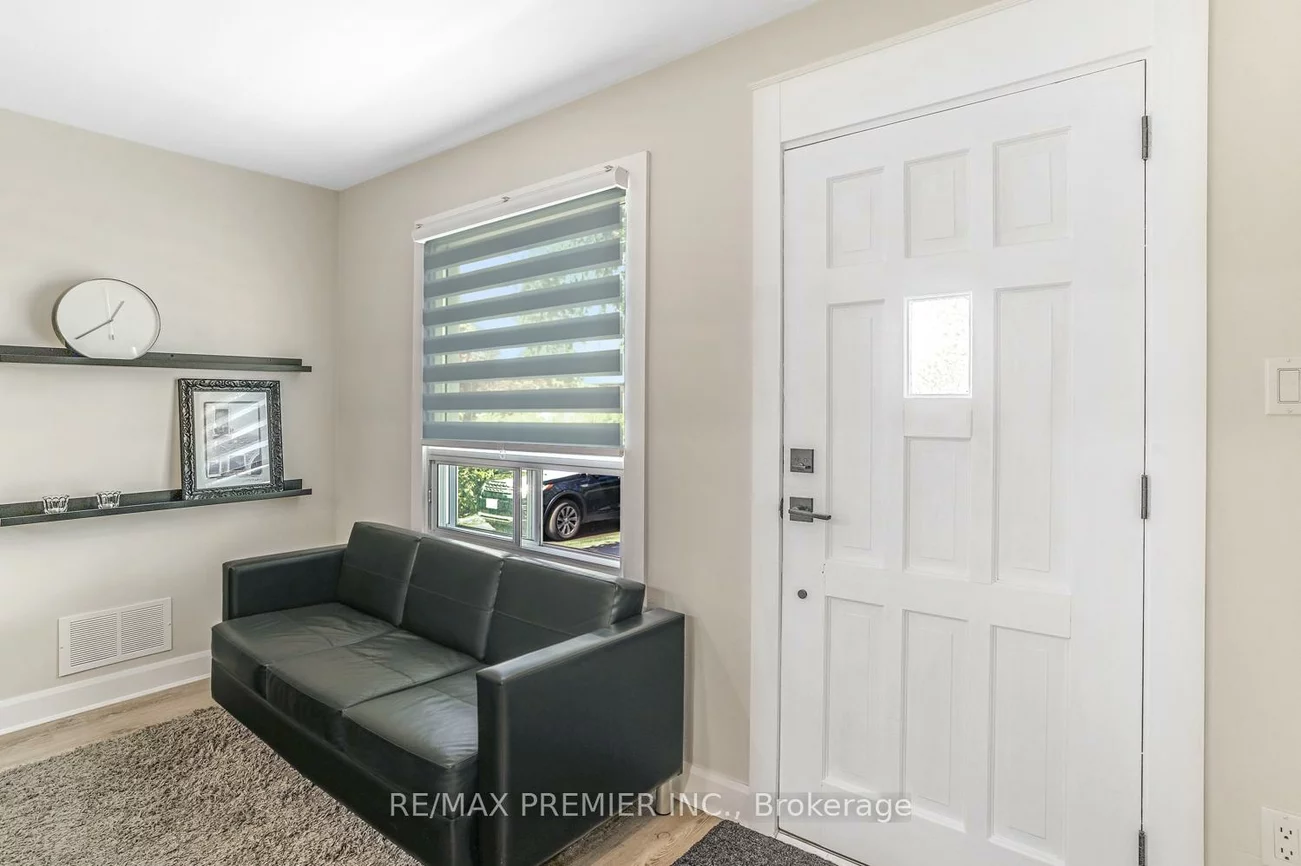 71, Clark, Thornhill, Markham