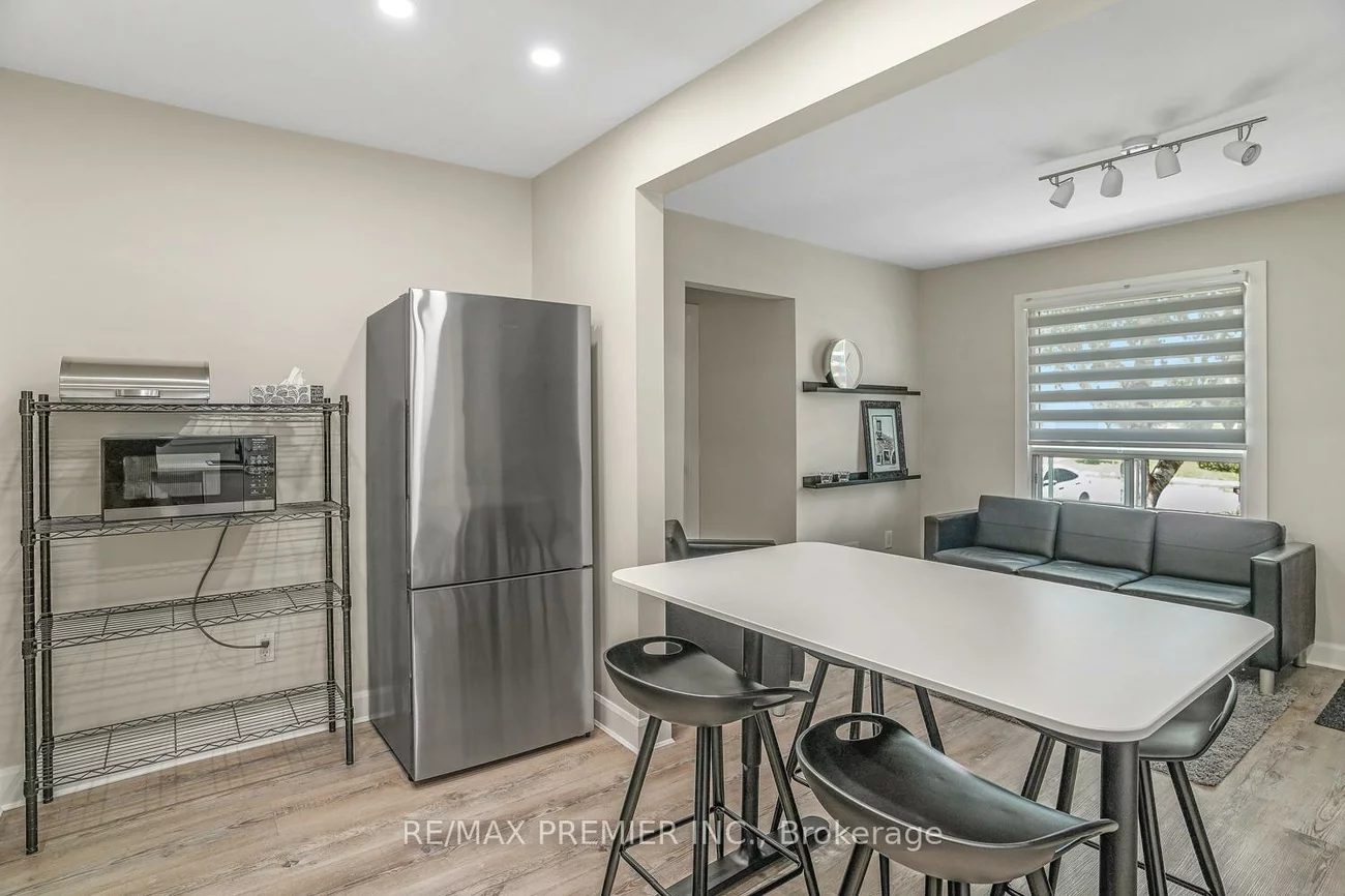 71, Clark, Thornhill, Markham